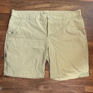 Columbia Women's Flat Front Shorts in Khaki